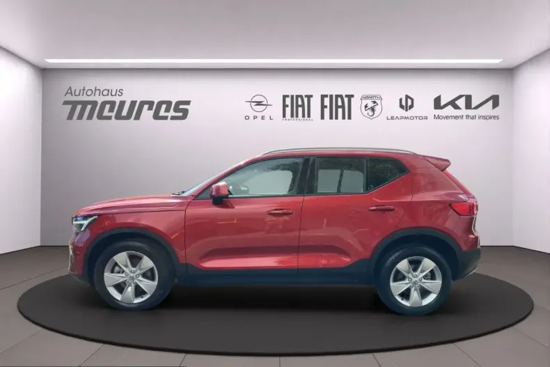 Volvo XC40 din 2024 cu 41.757 km - oferta VOL233388 - foto 2