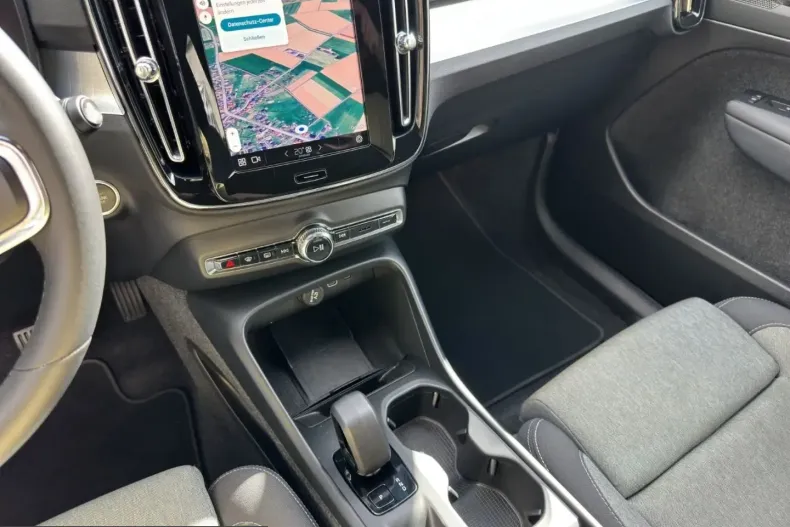 Volvo XC40 din 2024 cu 41.757 km - oferta VOL233388 - foto 11
