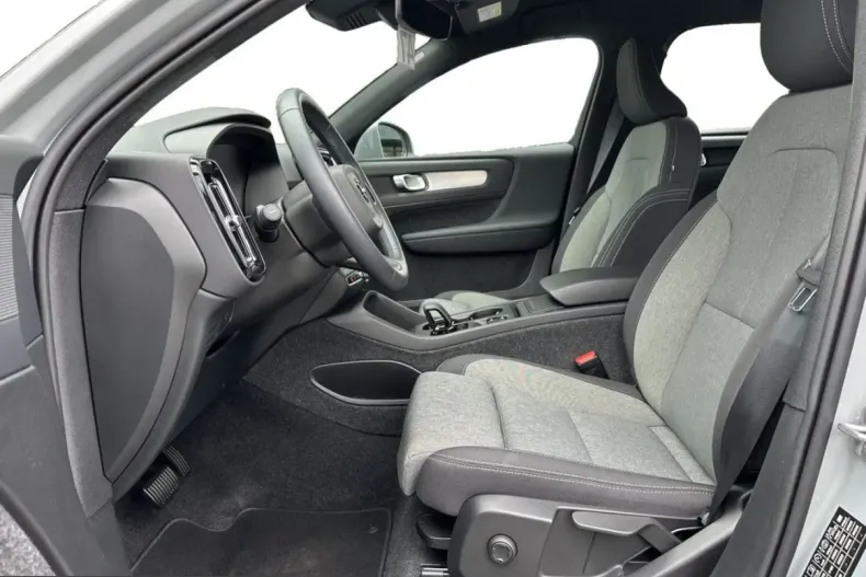 Volvo XC40 din 2024 cu 40.369 km - oferta VOL233389 - foto 8
