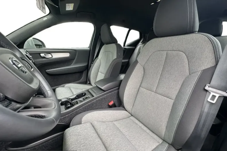 Volvo XC40 din 2024 cu 40.369 km - oferta VOL233389 - foto 9