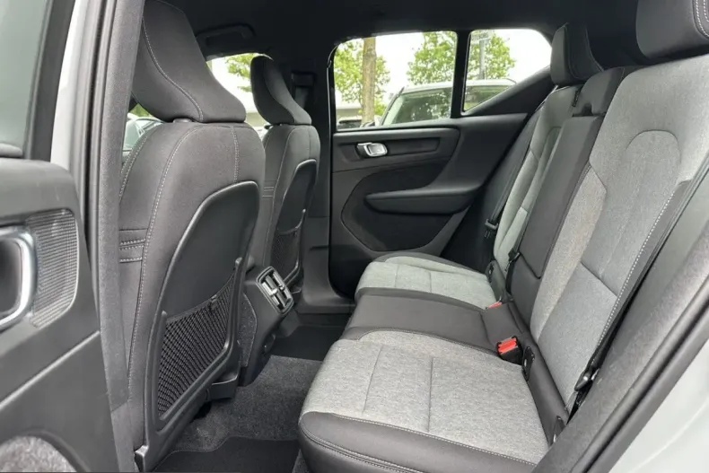 Volvo XC40 din 2024 cu 40.369 km - oferta VOL233389 - foto 10