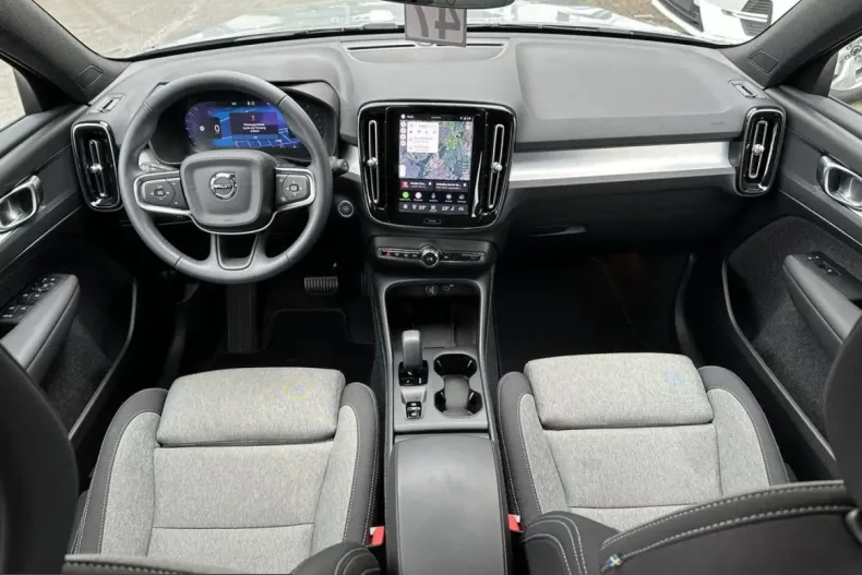 Volvo XC40 din 2024 cu 40.369 km - oferta VOL233389 - foto 11