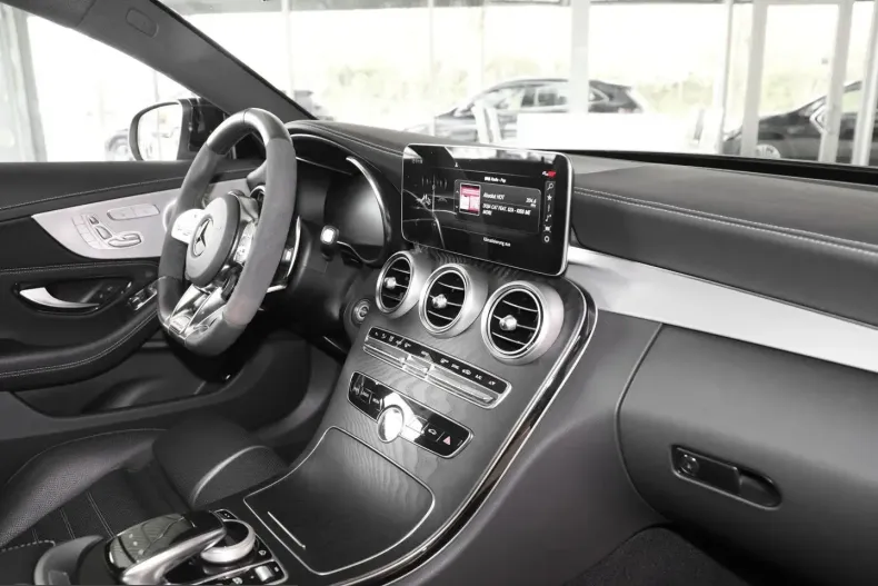 Mercedes-Benz C 43 AMG (Clasa C) din 2023 cu 15.712 km - oferta MER233397 - foto 6