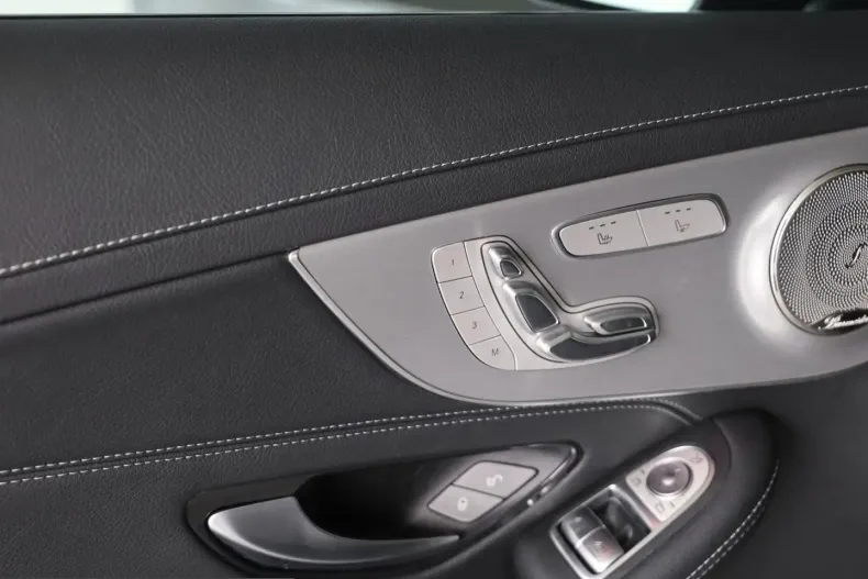 Mercedes-Benz C 43 AMG (Clasa C) din 2023 cu 15.712 km - oferta MER233397 - foto 13