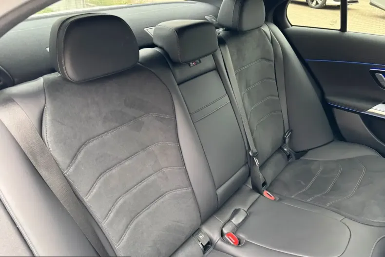Mercedes-Benz E 220 (Clasa E) din 2024 cu 17.100 km - oferta MER233400 - foto 7
