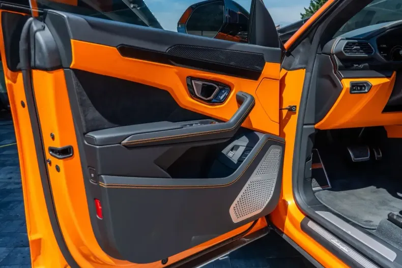 Lamborghini Urus din 2025 cu 4.425 km - oferta LAM233402 - foto 8