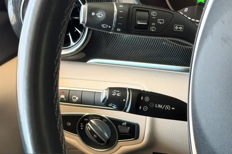 Mercedes-Benz V 300 (Clasa V) din 2022 cu 83.300 km - oferta MER233405 - foto 21