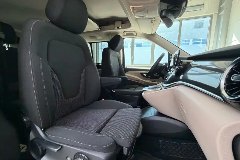 Mercedes-Benz V 300 (Clasa V) din 2022 cu 83.300 km - oferta MER233405 - foto 43