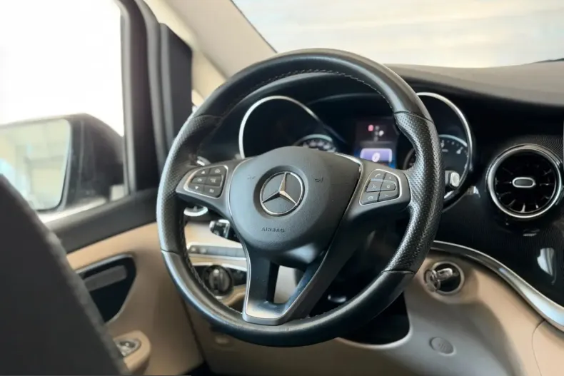 Mercedes-Benz V 300 (Clasa V) din 2022 cu 83.300 km - oferta MER233405 - foto 45