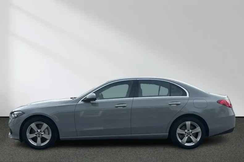 Mercedes-Benz C 400 (Clasa C) din 2024 cu 18.425 km - oferta MER233407 - foto 2
