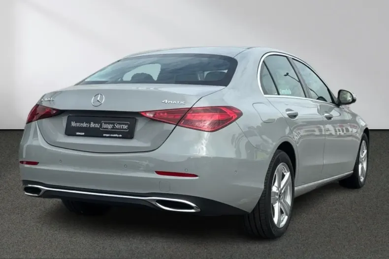 Mercedes-Benz C 400 (Clasa C) din 2024 cu 18.425 km - oferta MER233407 - foto 3