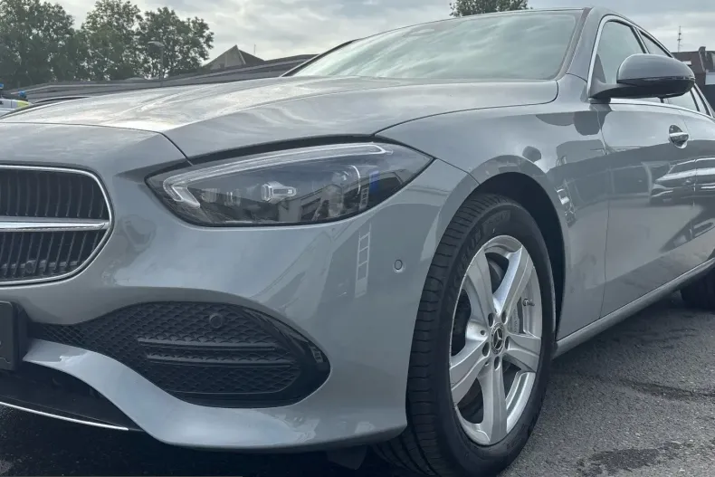 Mercedes-Benz C 400 (Clasa C) din 2024 cu 18.425 km - oferta MER233407 - foto 6