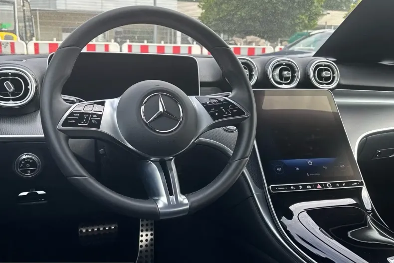 Mercedes-Benz C 400 (Clasa C) din 2024 cu 18.425 km - oferta MER233407 - foto 8