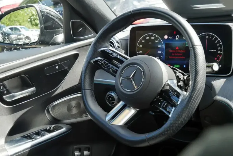 Mercedes-Benz C 400 (Clasa C) din 2023 cu 27.070 km - oferta MER233409 - foto 9