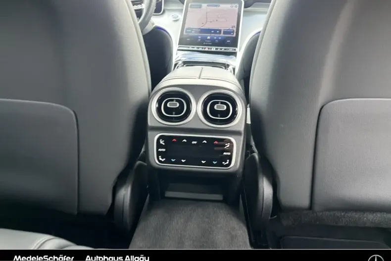 Mercedes-Benz C 400 (Clasa C) din 2024 cu 45.063 km - oferta MER233410 - foto 16