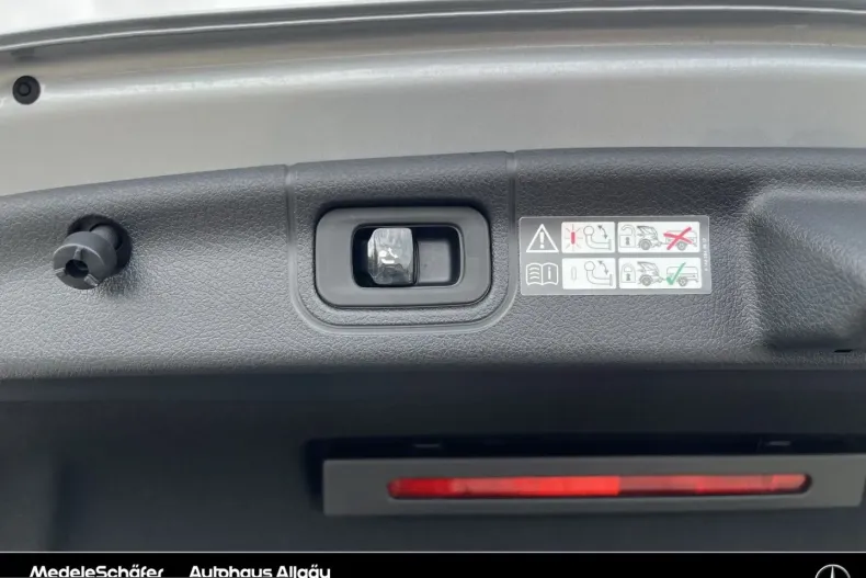 Mercedes-Benz C 400 (Clasa C) din 2024 cu 45.063 km - oferta MER233410 - foto 20