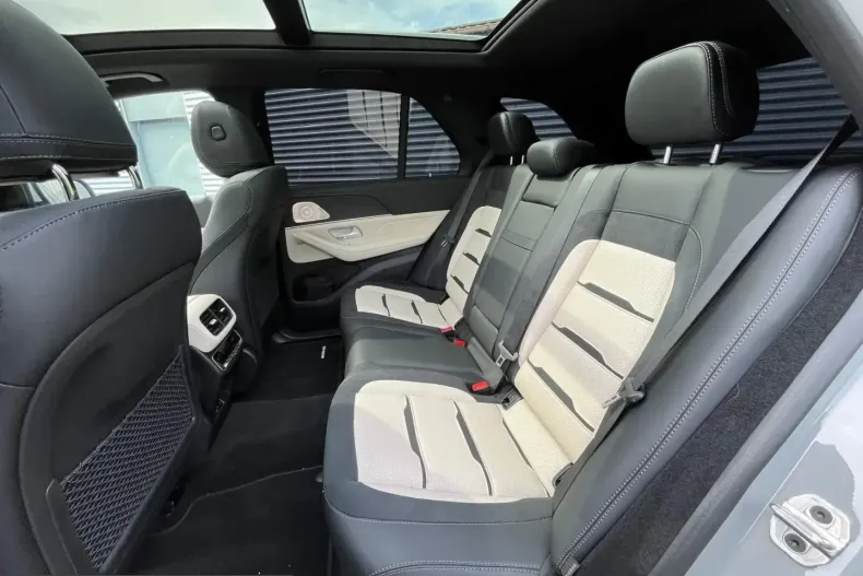 Mercedes-Benz GLE 63 AMG (Clasa GLE) din 2024 cu 24.900 km - oferta MER233422 - foto 15