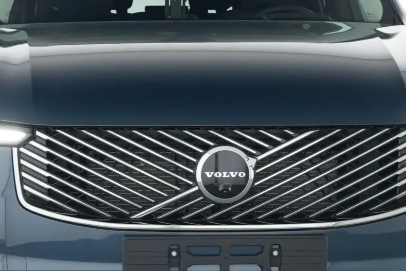 Volvo XC90 din 2025 cu 25.637 km - oferta VOL233427 - foto 4