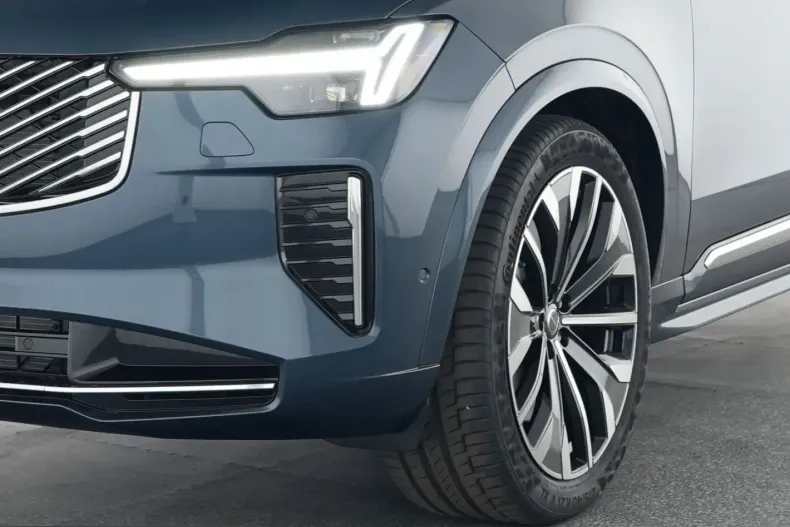 Volvo XC90 din 2025 cu 25.637 km - oferta VOL233427 - foto 7