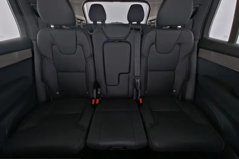 Volvo XC90 din 2025 cu 25.637 km - oferta VOL233427 - foto 10
