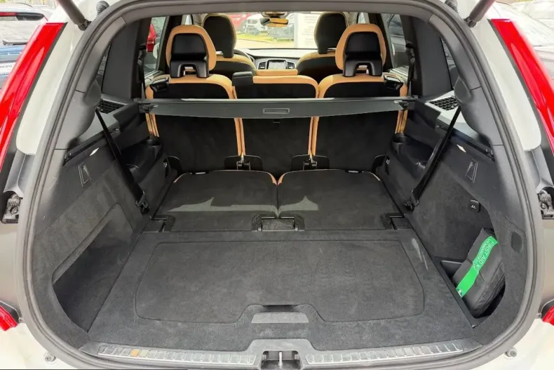 Volvo XC90 din 2024 cu 18.800 km - oferta VOL233429 - foto 8