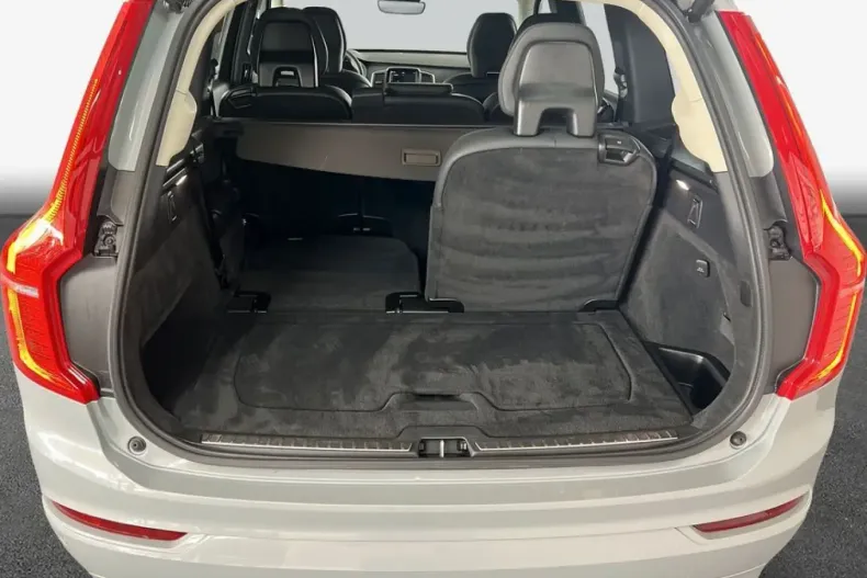 Volvo XC90 din 2024 cu 43.120 km - oferta VOL233431 - foto 7