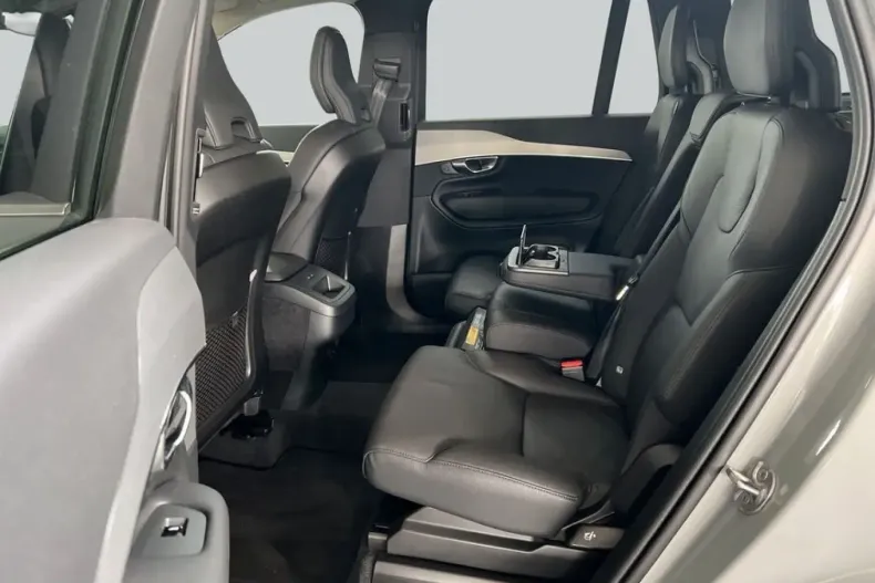 Volvo XC90 din 2024 cu 43.120 km - oferta VOL233431 - foto 10