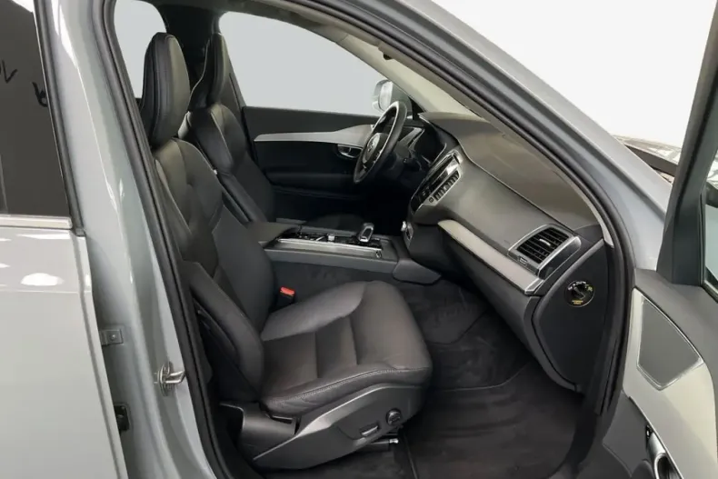Volvo XC90 din 2024 cu 43.120 km - oferta VOL233431 - foto 11