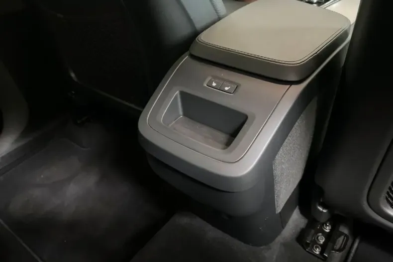 Volvo XC90 din 2024 cu 43.120 km - oferta VOL233431 - foto 20