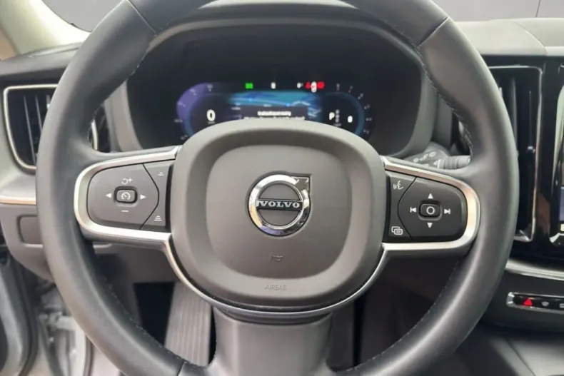 Volvo XC60 din 2024 cu 13.142 km - oferta VOL233433 - foto 8