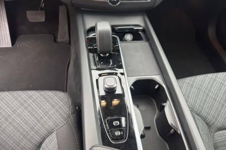 Volvo XC60 din 2024 cu 13.142 km - oferta VOL233433 - foto 11