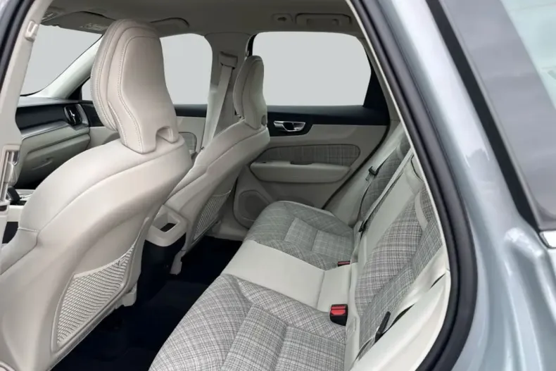 Volvo XC60 din 2024 cu 11.502 km - oferta VOL233434 - foto 9
