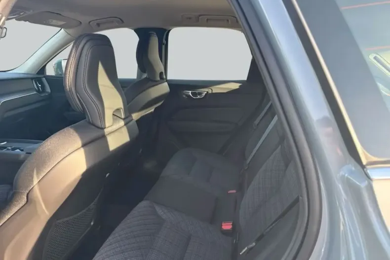 Volvo XC60 din 2024 cu 18.324 km - oferta VOL233435 - foto 9