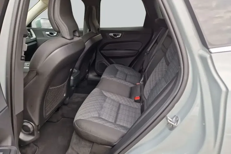 Volvo XC60 din 2024 cu 37.767 km - oferta VOL233438 - foto 10