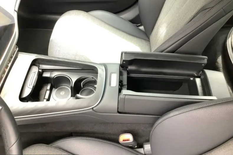 Mercedes-Benz E 220 (Clasa E) din 2025 cu 23.489 km - oferta MER233458 - foto 15