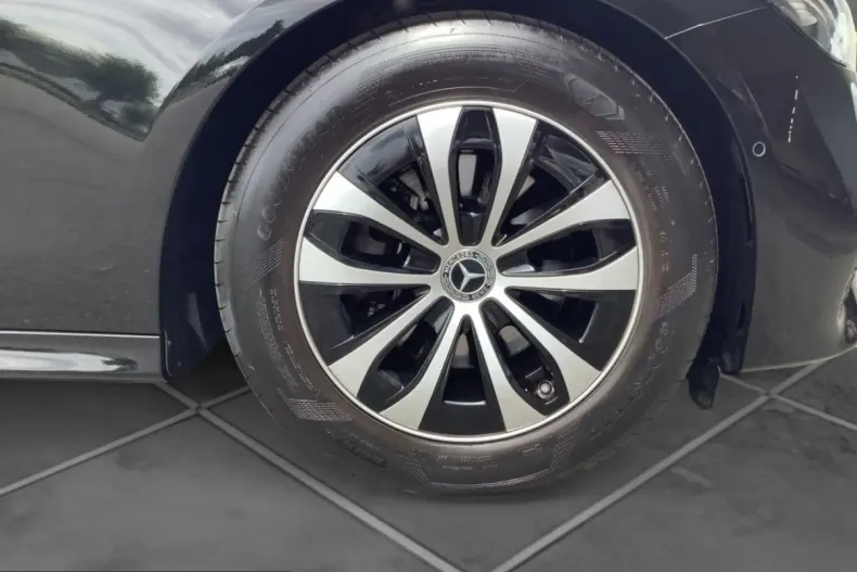 Mercedes-Benz E 220 (Clasa E) din 2025 cu 23.489 km - oferta MER233458 - foto 20