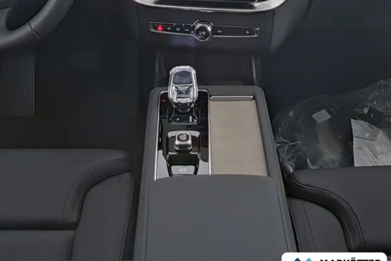 Volvo XC90 din 2025 cu 11.501 km - oferta VOL233497 - foto 5