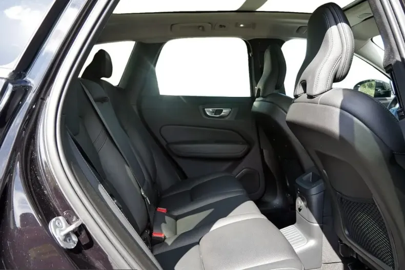 Volvo XC60 din 2025 cu 29.776 km - oferta VOL233512 - foto 6