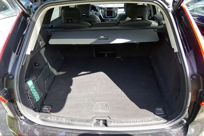 Volvo XC60 din 2025 cu 29.776 km - oferta VOL233512 - foto 11