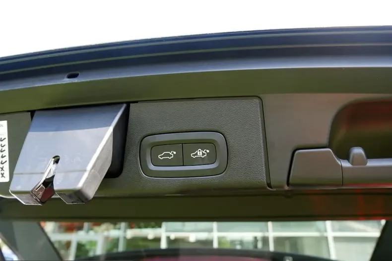 Volvo XC60 din 2025 cu 29.776 km - oferta VOL233512 - foto 12