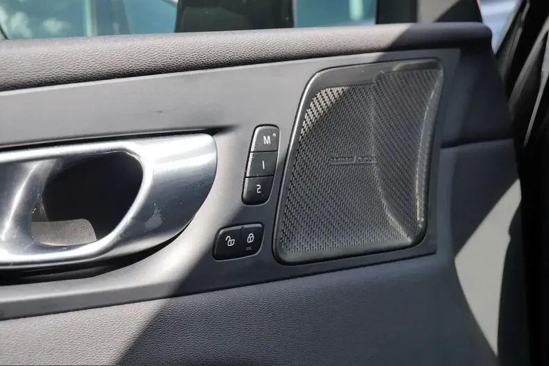 Volvo XC60 din 2025 cu 29.776 km - oferta VOL233512 - foto 14