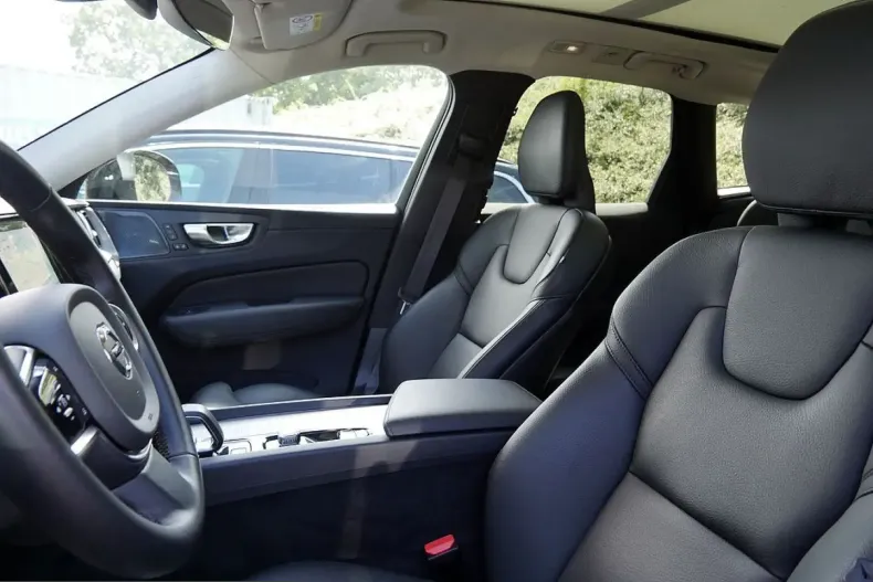 Volvo XC60 din 2025 cu 29.776 km - oferta VOL233512 - foto 17