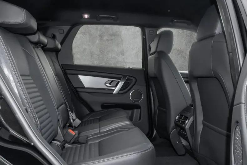Land Rover Discovery Sport din 2025 cu 15.740 km - oferta LAN233541 - foto 4