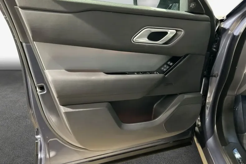 Land Rover Range Rover Velar din 2024 cu 9.097 km - oferta LAN233544 - foto 13