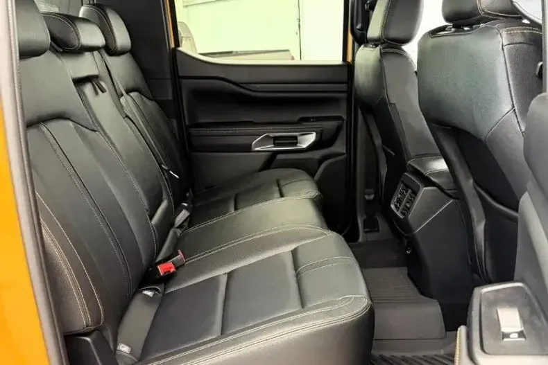 Ford Ranger din 2025 cu 9.800 km - oferta FOR233562 - foto 19
