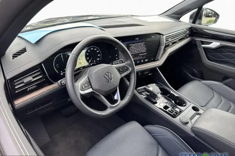 Volkswagen Touareg din 2025 cu 20.990 km - oferta VOL233579 - foto 8