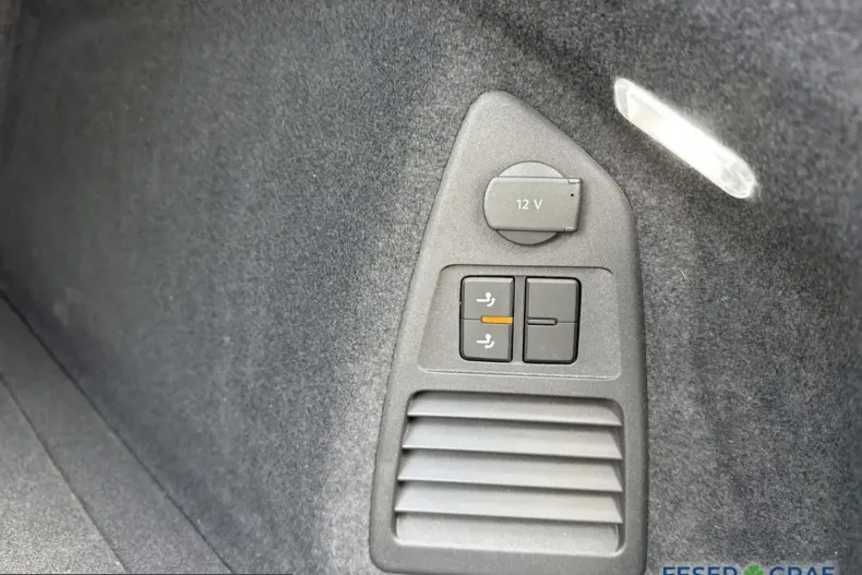 Volkswagen Touareg din 2025 cu 20.990 km - oferta VOL233579 - foto 15