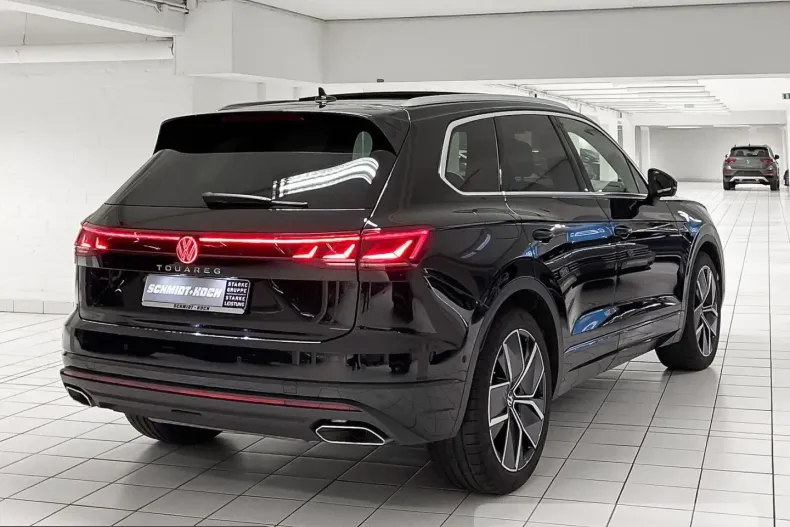Volkswagen Touareg din 2024 cu 45.472 km - oferta VOL233581 - foto 2