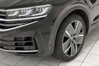 Volkswagen Touareg din 2024 cu 45.472 km - oferta VOL233581 - foto 3