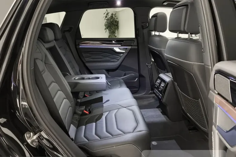 Volkswagen Touareg din 2024 cu 45.472 km - oferta VOL233581 - foto 7